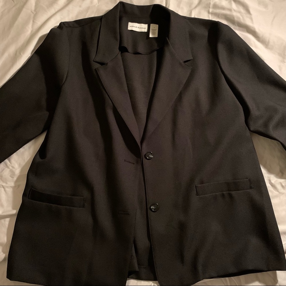 BLACK BLAZER SIZE 18
